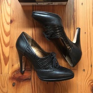 100% leather croc oxford heels